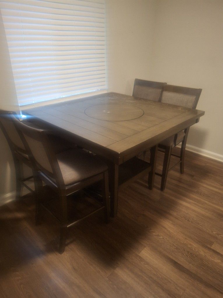 kitchen table spinning center top Serious Inquiries only asking 65will take 50