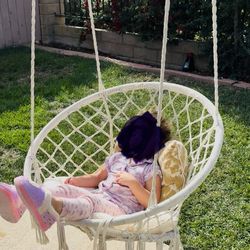 Swing with cushion