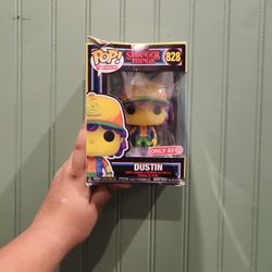 Dustin Strangerthings 828 Funko Pop