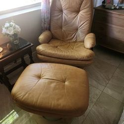 Lounge Chairs With Ottoman 2