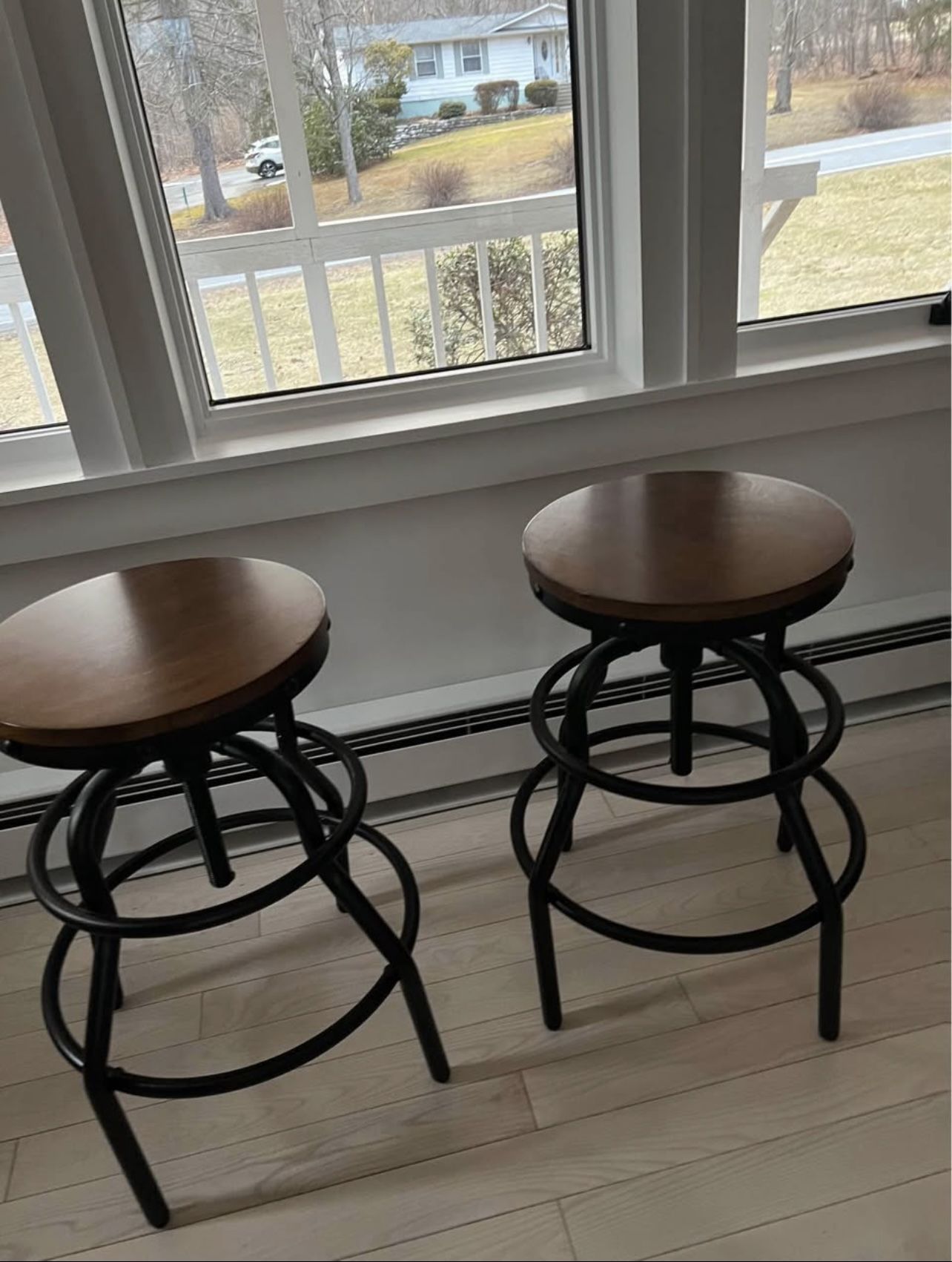 Backless Adjustable Bar Stools