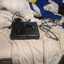 Xbox One With All The Cords And A Controller 