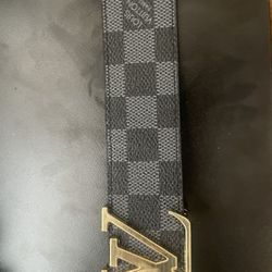 LV Initiales 40mm Reversible Belt in Damier Graphite canvas with a gold-tone LV buckle.