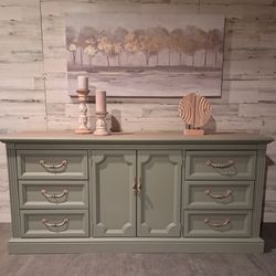 Refinished 9 Drawer Oak Dresser/Tv Stand