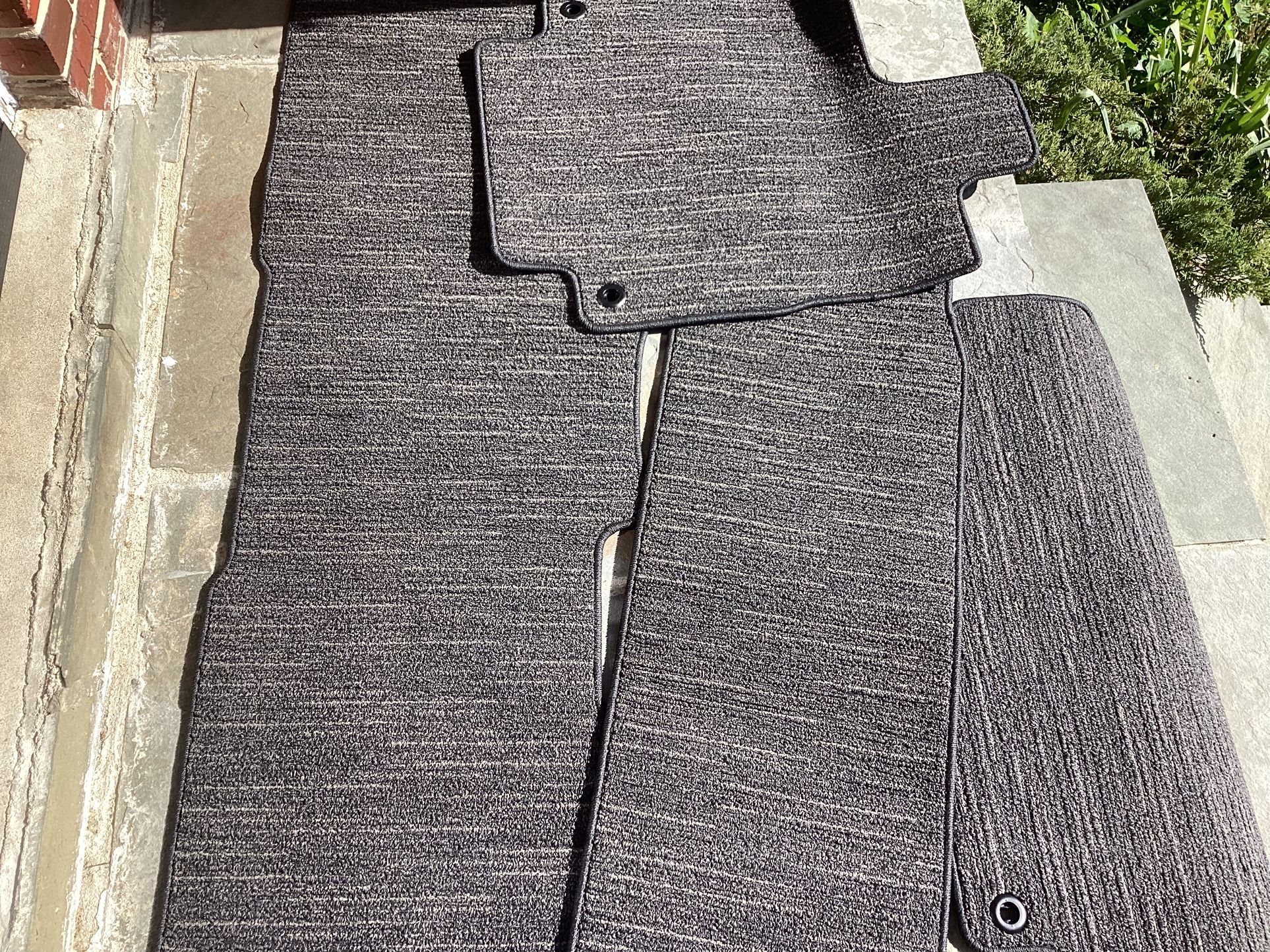 2018-24 Honda Odyssey Carpet Floor Mats Set 4 Pull-Outs PA PET SBR TPO The part number on the tags is PA PET SBR TPO 4 mats total. Gray color. Used.