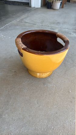 Glass decorative pot