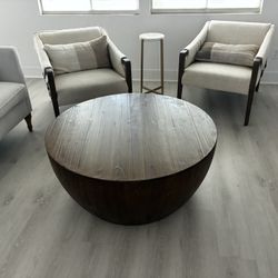 Designer Chairs With Drum  Coffee  Table 