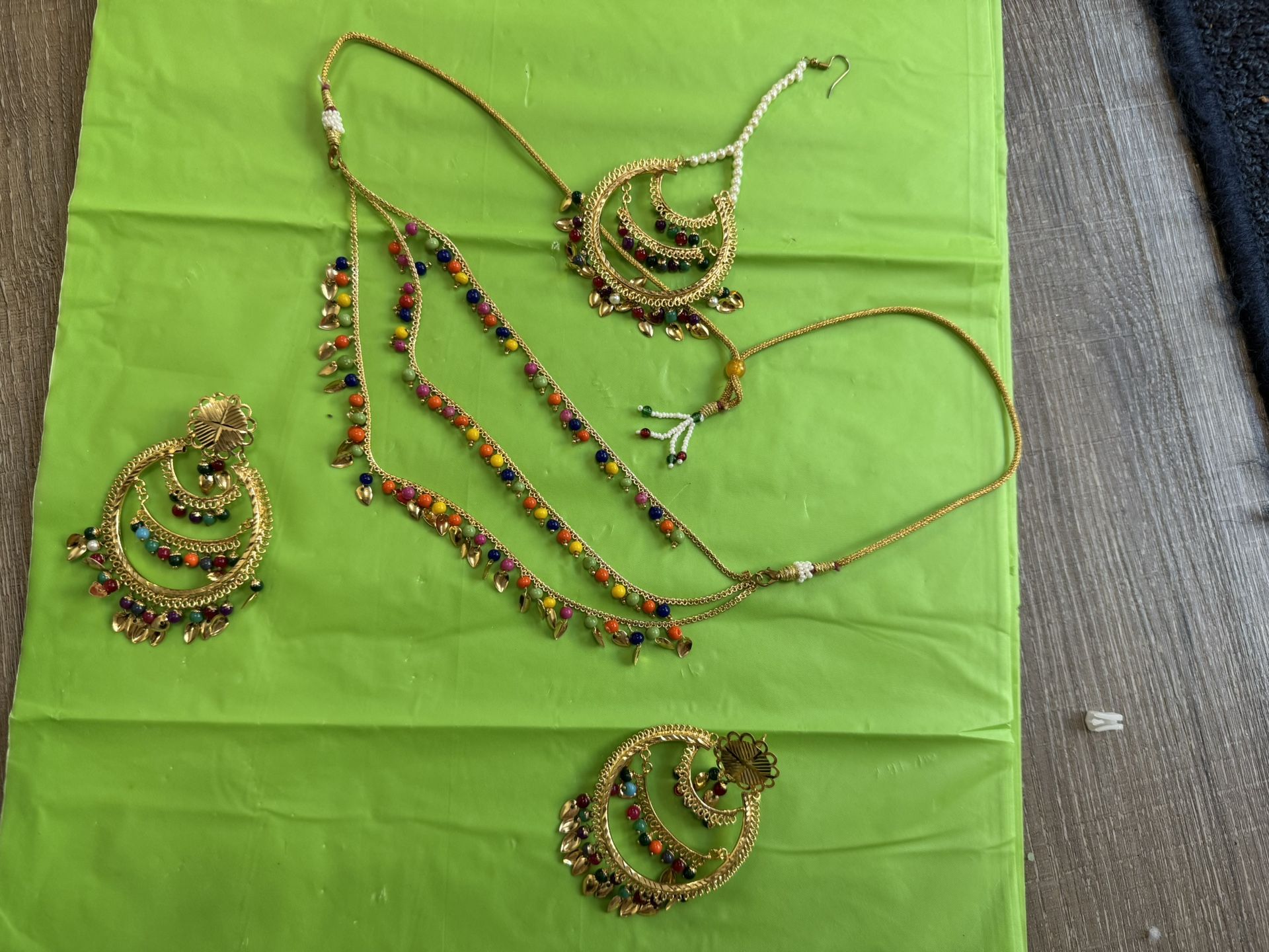 choker set
