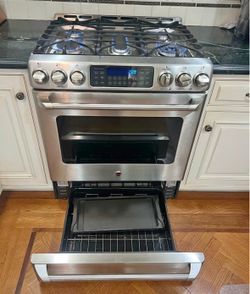 GE CAFE Dual Fuel Range Natural Gas