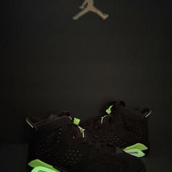 Jordan 6 “Electric Green”  Ds size 4.5y or 6w (Glow in the Dark)