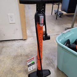 Schwinn Cyclone bike pump

$14 FIRM