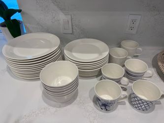 Dining Plate Set