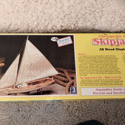 Chesapeake Bay Skipjack Model Sailboat !!