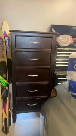 Chest of drawers