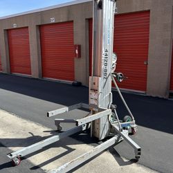Genie SLC-24 Material lift / Contractor Super Lift