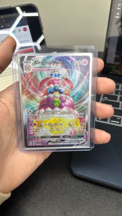 Alcremie V Max Pokemon Card 