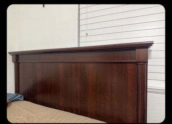 Free headboard ****
