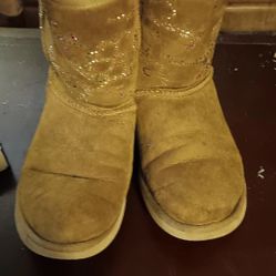 UGG SIZE 7 WOMENS BOOT