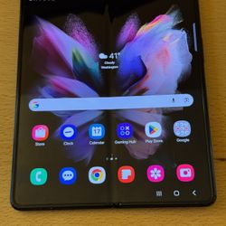 Galaxy Z Fold 3 - 256 gigs