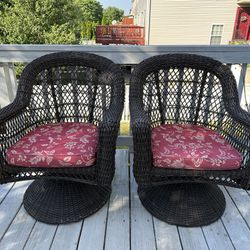 Wicker Patio Swivel Chairs