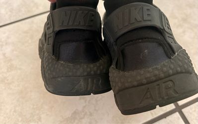 Nike Air Huarache All Black Sneakers