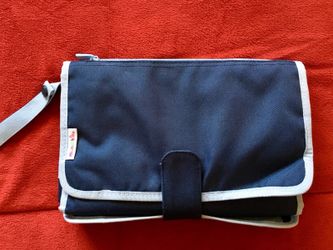 Munchkin diaper change travel kit