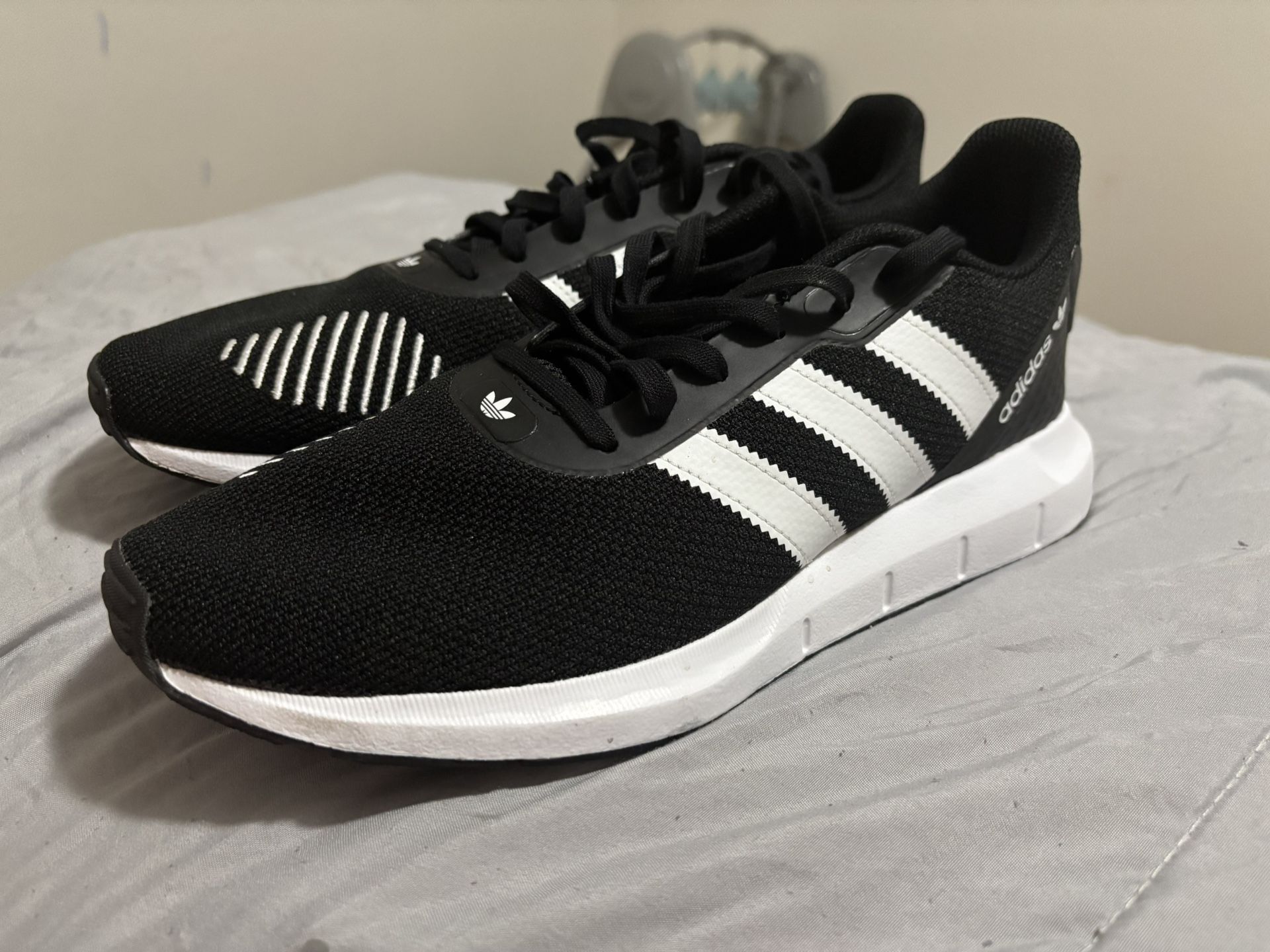 Adidas Size 9 1/2