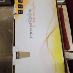 4 Wiressless Microphone Set