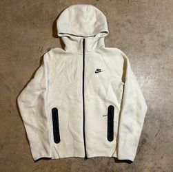 Nike tech