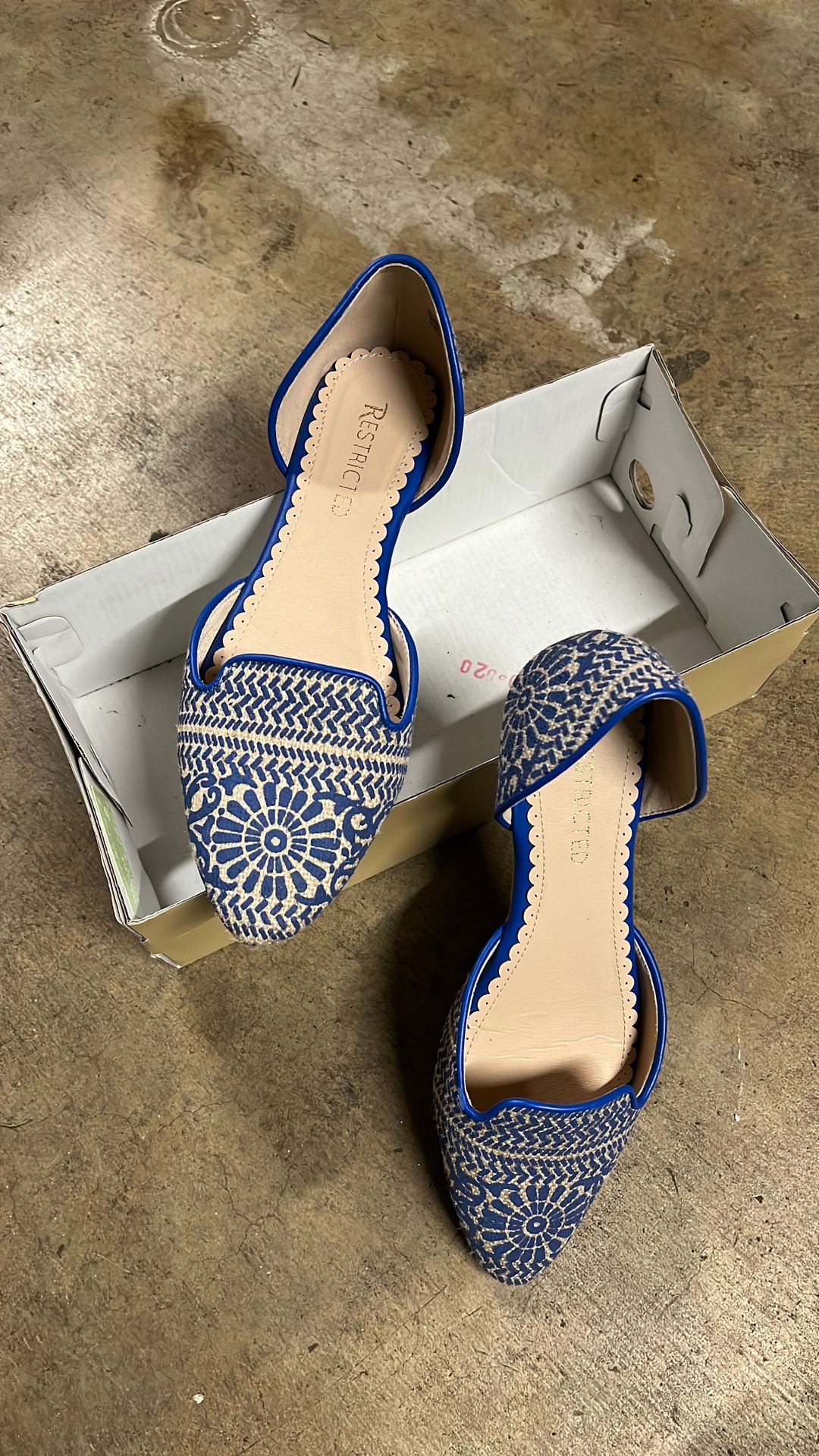 Flats with Open Side Design