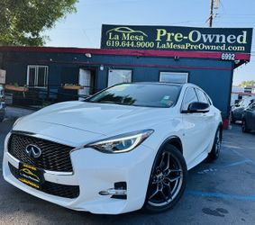 2017 INFINITI QX30 Sport