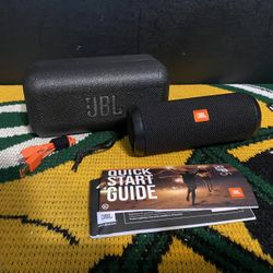 JBL Flip 3 Splashproof Portable Bluetooth Speaker. 