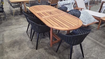 BRAND NEW OPEN BOX 82" Extendable Dining Table + 6 Chairs – Black Resin & Aluminum | Indoor Dining Set | Delivery Available
