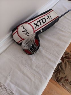 Adam's Insight XTD "3 Hybrid. RH, 23 Deg. Aldila DVS HL 50A, Cover