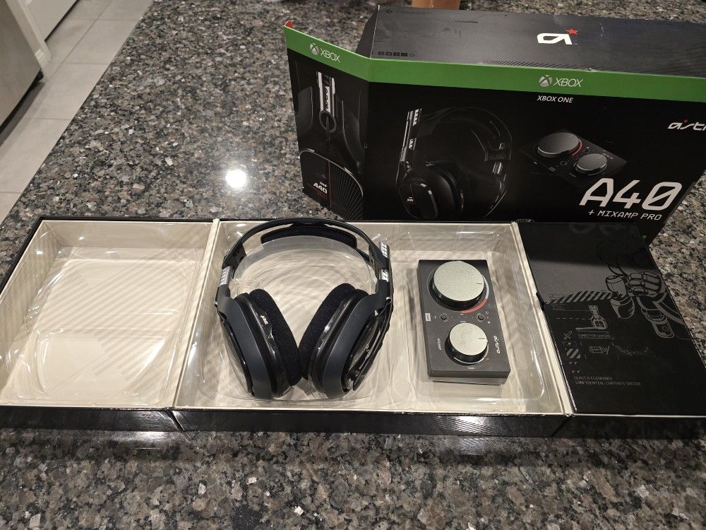 XBOX ASTRO A40 WITH MAXAMP PRO