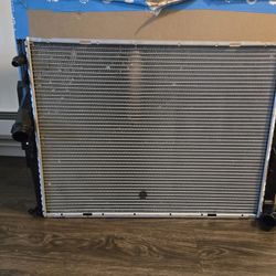 Bmw Radiator E90 325i 328i 330i