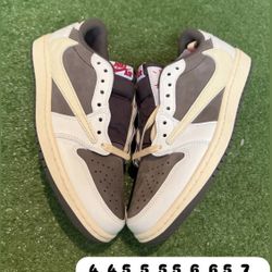Travis Scott Jordan 1s 