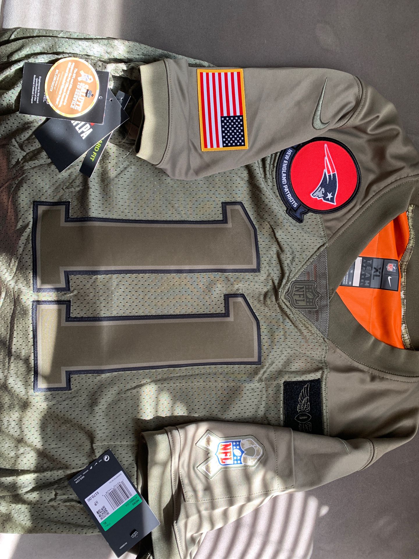 Nike NFL salute to service Jersey. New England patriots.