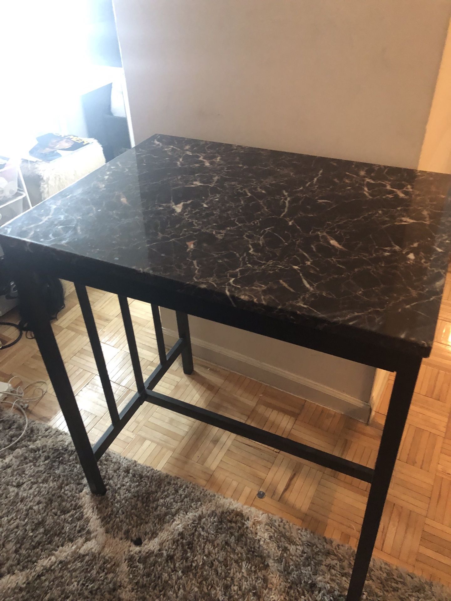table with 2 stools