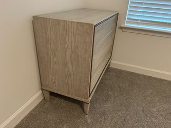 Bernhardt 3 Drawer Nightstand/Bedside Chest