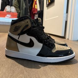 Air Jordan 1 Retro High OG Gold Toe
