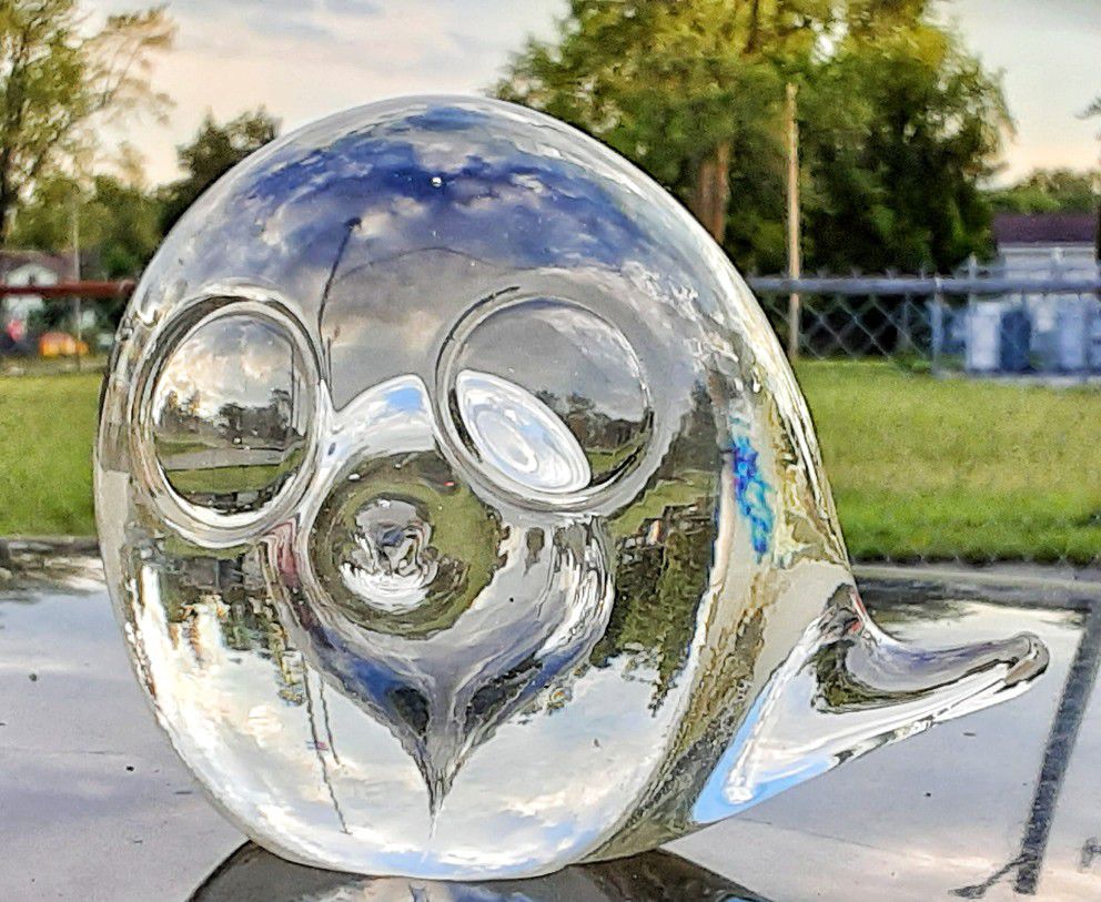 MCM Mid Century Modern Art Glass OWL paperweight 5" X 4.25" 