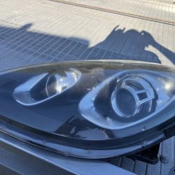 2015-2018 Porsche Macan Left Headlight. 