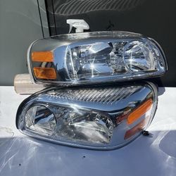 05-09 Chevy Uplander Chrome Amber Headlights