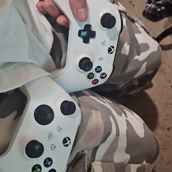 Xbox With 2 Controllers
