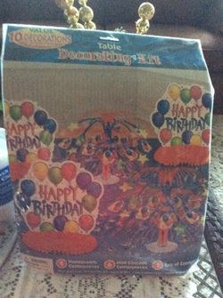 Birthday decorating kit