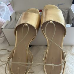 New ALDO Gold Lace Up Flats (Size 7)