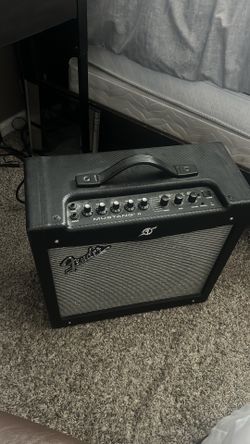 Guitar Amp Fender Mustang II
