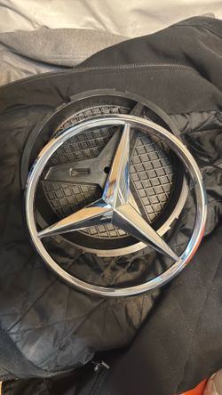 Genuine OEM Mercedes Benz Front Grille Star Emblem Chrome Badge A000(contact info removed)