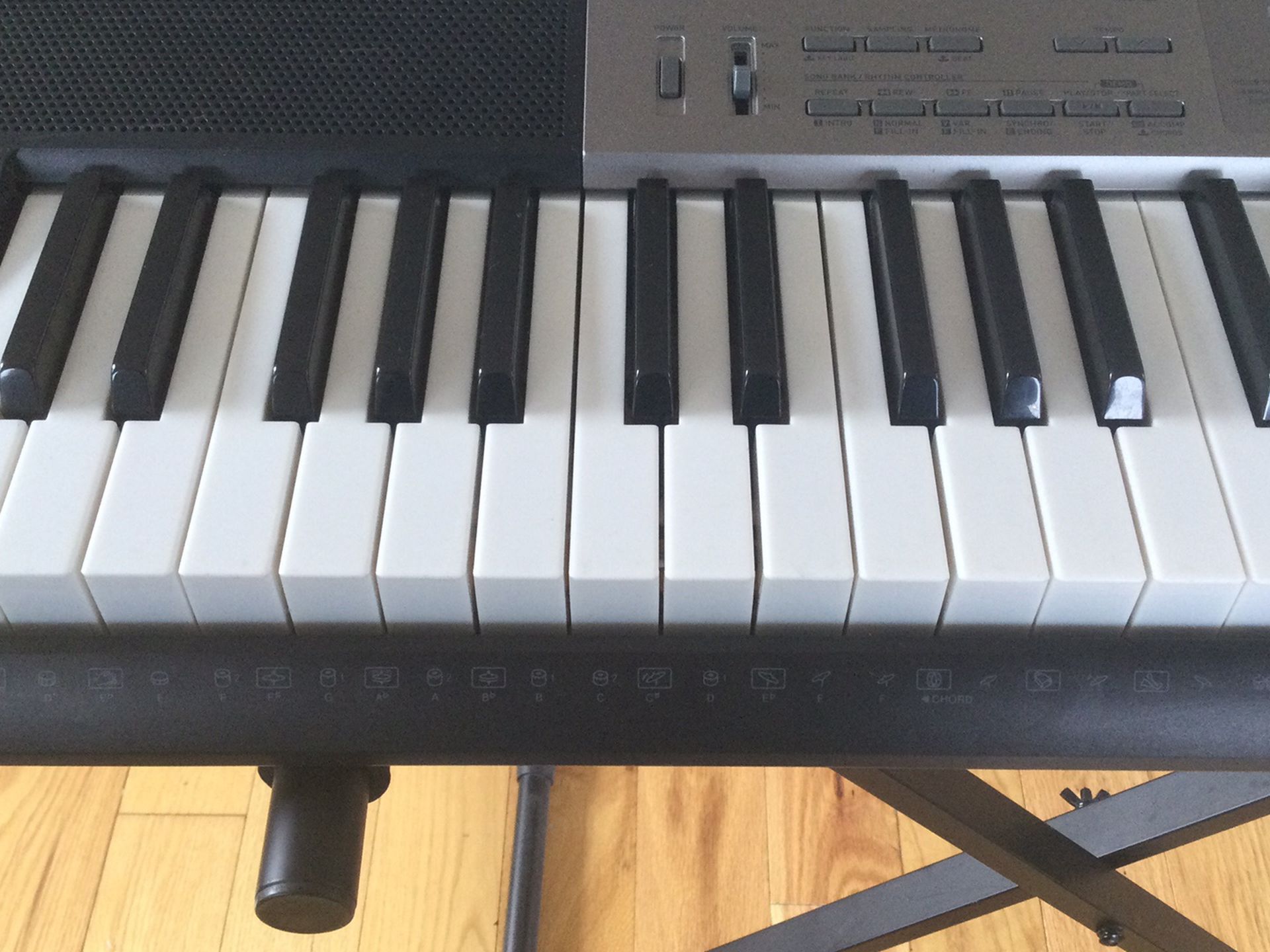Piano Keyboard w/stand (classic electric) (OBO)